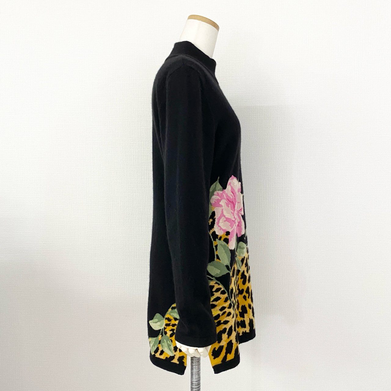 39h30 LEONARD レオナール チュニックワンピース ニットワンピース カシミアセーター 美しい花柄プリント 0327991 サイズM ブラック カシミヤ100% レディース 日本製