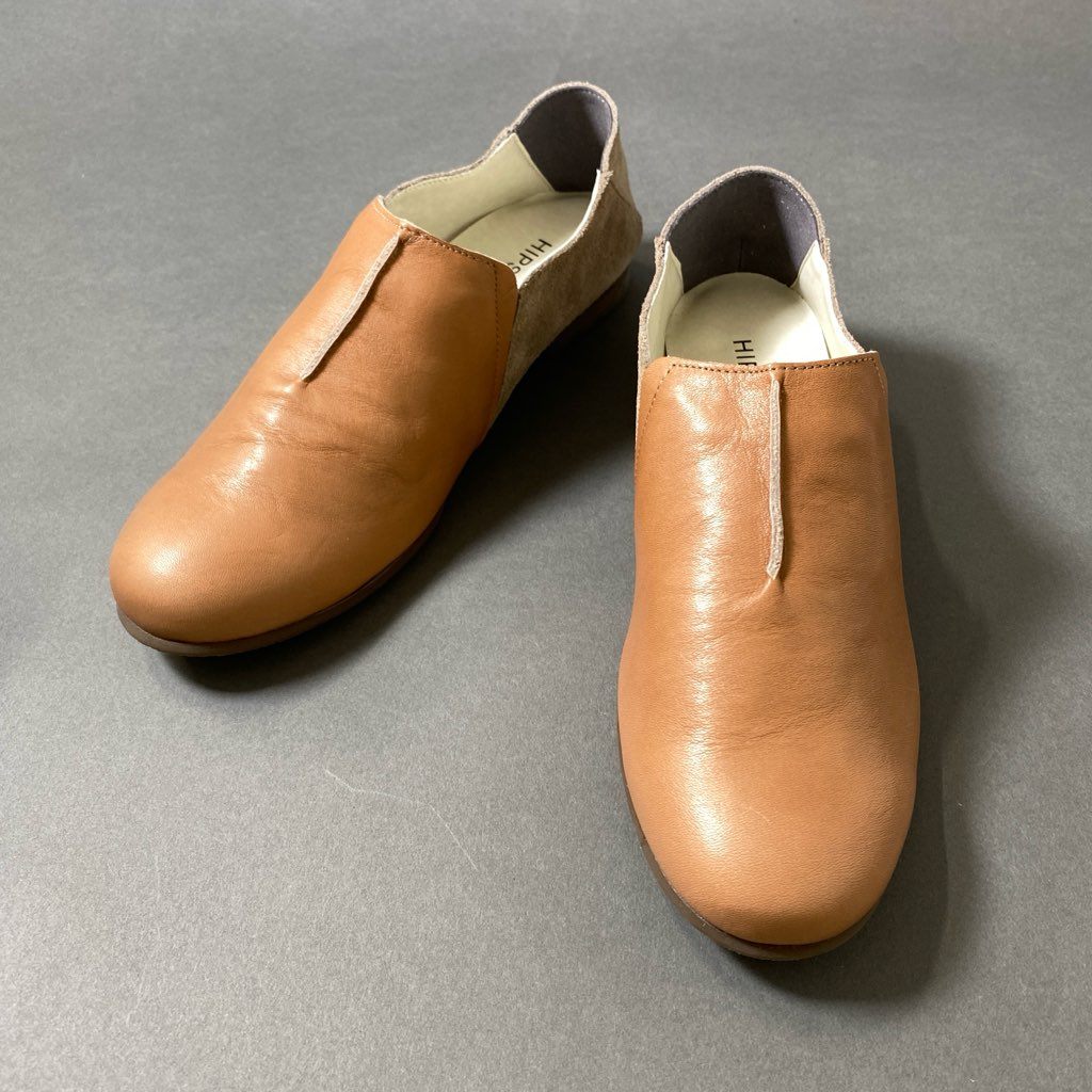 2f29 未使用品 HIPS SAINT TROPEZ ヒップス レザーシューズ スリッポンシューズ 革靴 23.5 ベージュ レザー レディース 婦人靴