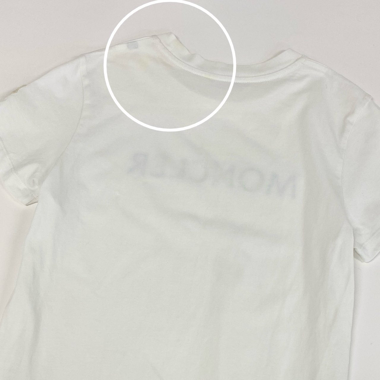25f14 MONCLER モンクレール ロゴTシャツ クルーネック 半袖カットソー ショートスリーブ トップス ワッペン H20938C00012 XSサイズ ホワイト コットン