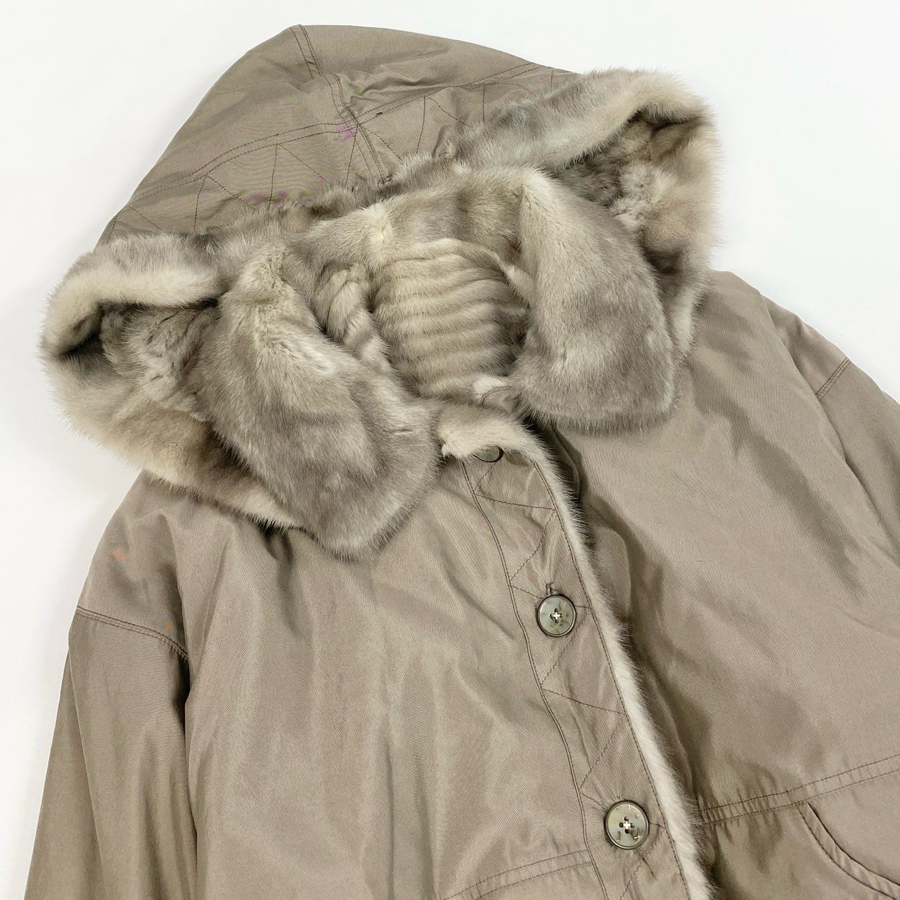 50k29《本毛皮》 サファイアミンク リバーシブル ファージャケット フード取り外し可 ミンクファー リアルファー 横段 MINK FUR シルバーグレー系u02t