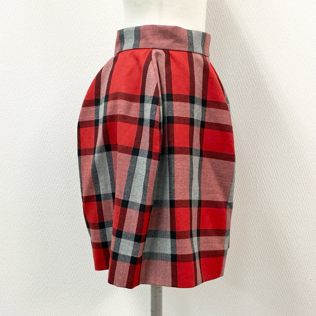 56f16 イタリア製 Vivienne Westwood RED LABEL ヴィヴィアンウエストウッド レッドレーベル 立体裁断 ミニスカート チェックスカート オーブボタン 裏地ロゴ総柄 サイズ40 レッド グレー ウール100% レディース
