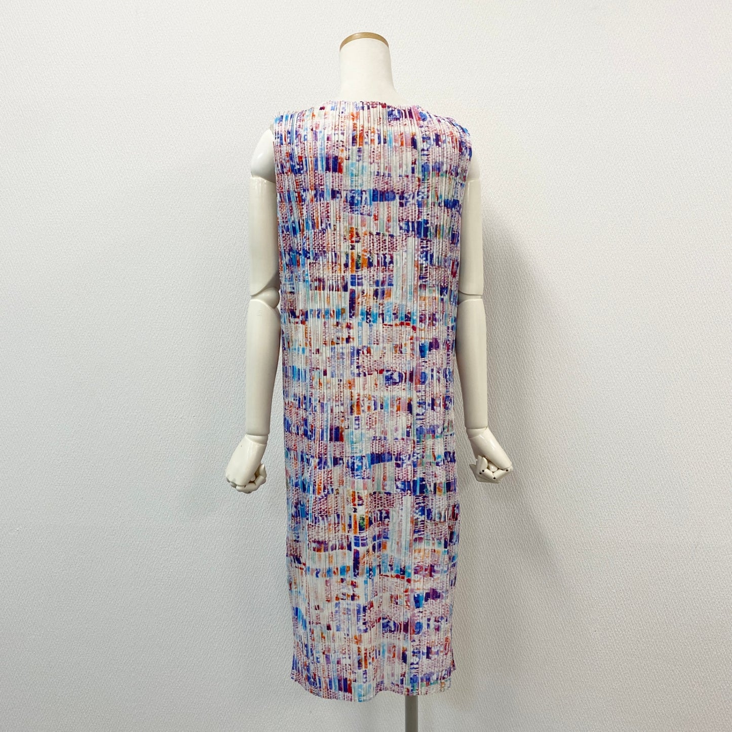 16h9 PLEATS PLEASE ISSEY MIYAKE プリーツプリーズ イッセイミヤケ 日本製 総柄プリント ノースリーブワンピース ドレス ロング丈 PP12-JH371 3 L~XLサイズ相当 マルチカラー レディースo07t