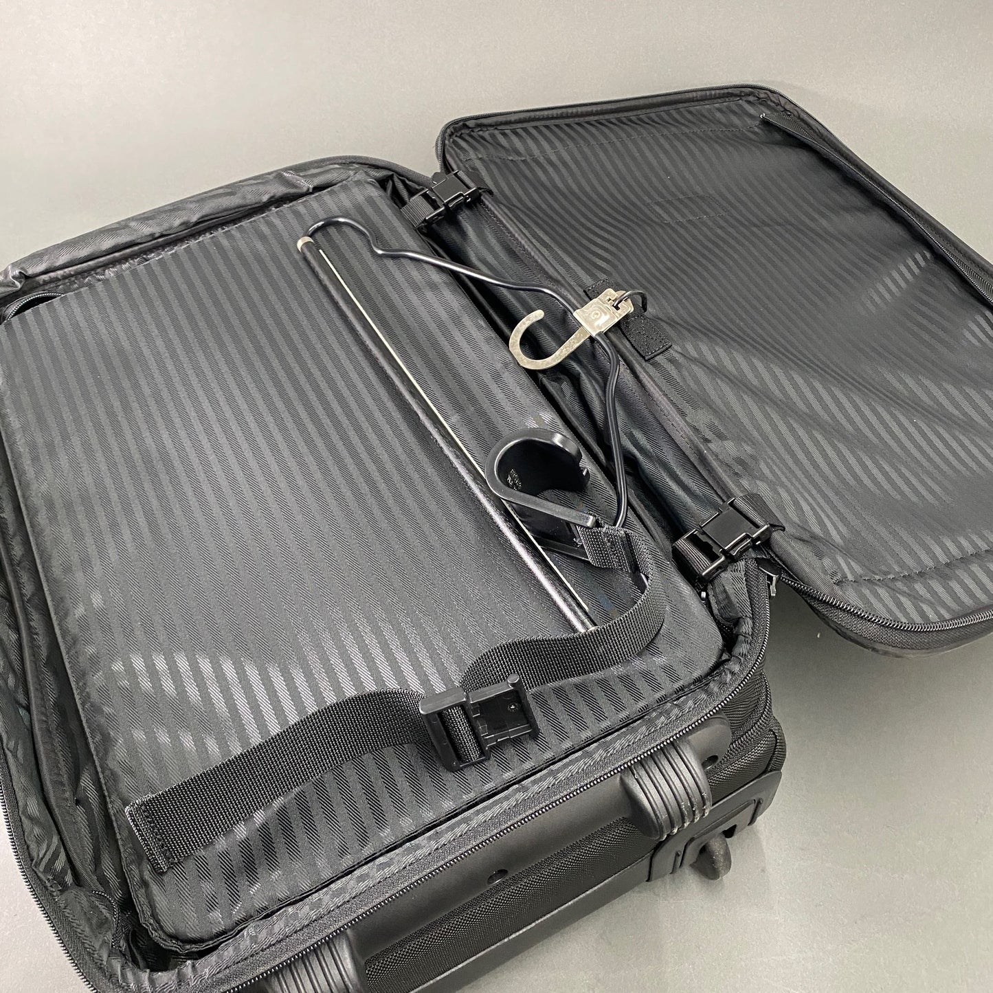 g29 TUMI トゥミ エクスパンダブル ソフトキャリーケース スーツケース 2279D3 63L ブラック 旅行バッグ ビジネス トラベル