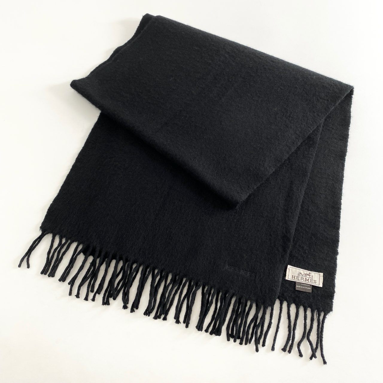 h30-2 スコットランド製 HERMES エルメス 総カシミア マフラー フリンジストール ロゴ刺繍 小物 ブラック カシミヤ100%