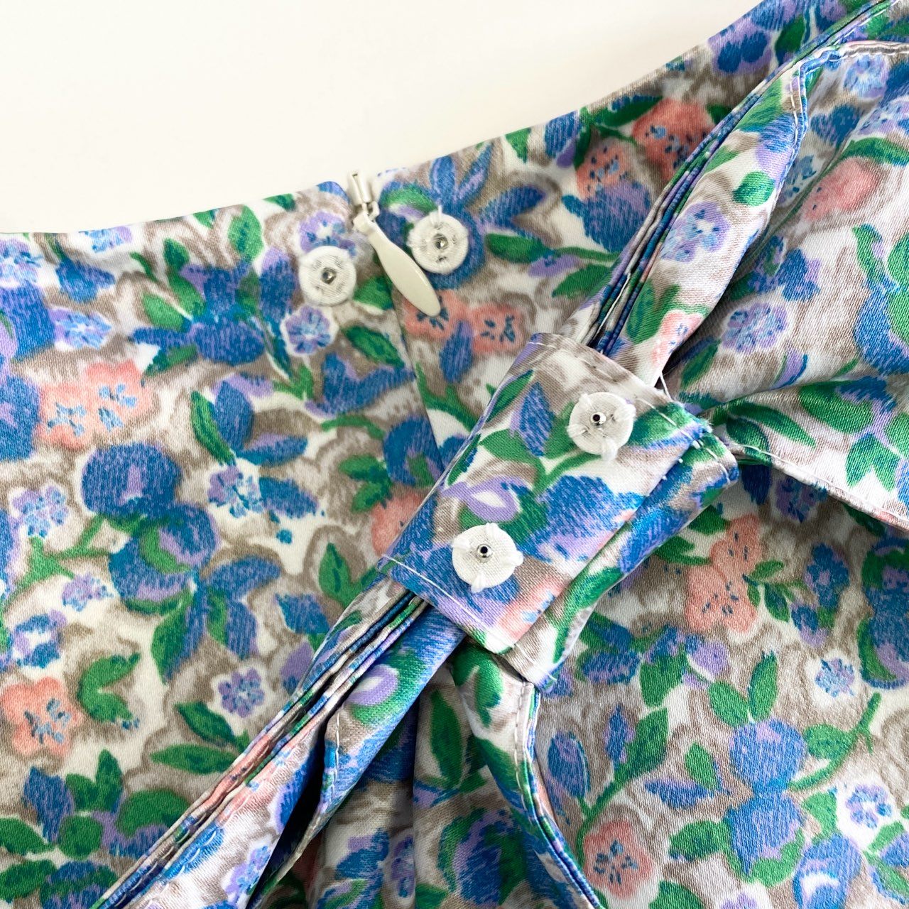 49k8 《タグ付》定価¥26,400 TSURU By MARIKO OIKAWA ツル バイ マリコオイカワ 23SS Matine リボン付 ペプラム F ブルー ノースリーブ チュニック 日本製