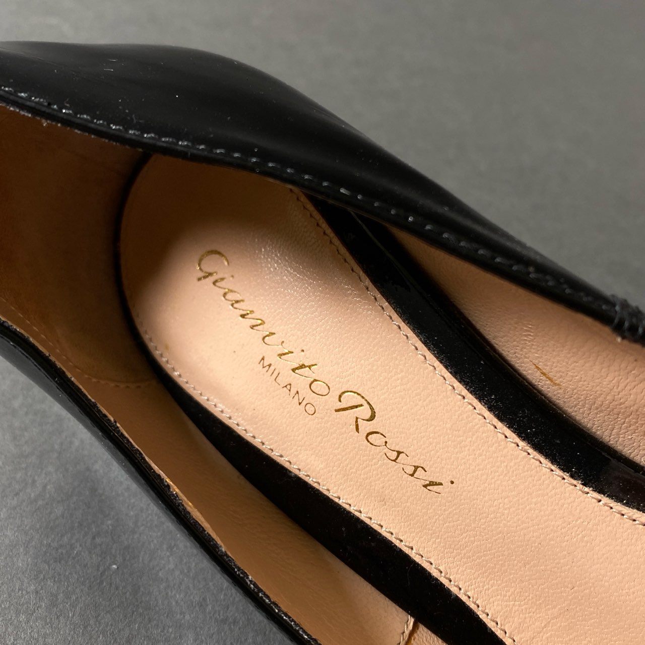 2h6 Gianvito Rossi ジャンヴィトロッシ ポインテッドトゥ パンプス サイズ35 ブラック パテントレザー レディース 女性用 靴 シューズ