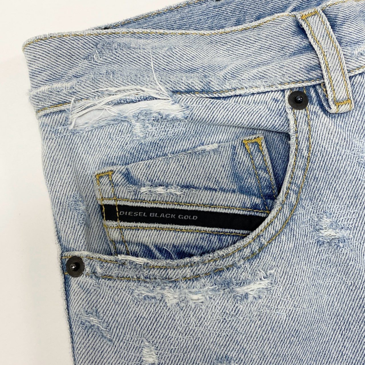 27k5 DIESEL BLACK GOLD ディーゼル ブラックゴールド デニムパンツ ジーンズ ハードダメージ リペア加工 イタリア製 ボタンダウン メンズ 紳士服 TYPE-2813 28 ライトブルー コットン100%o07t