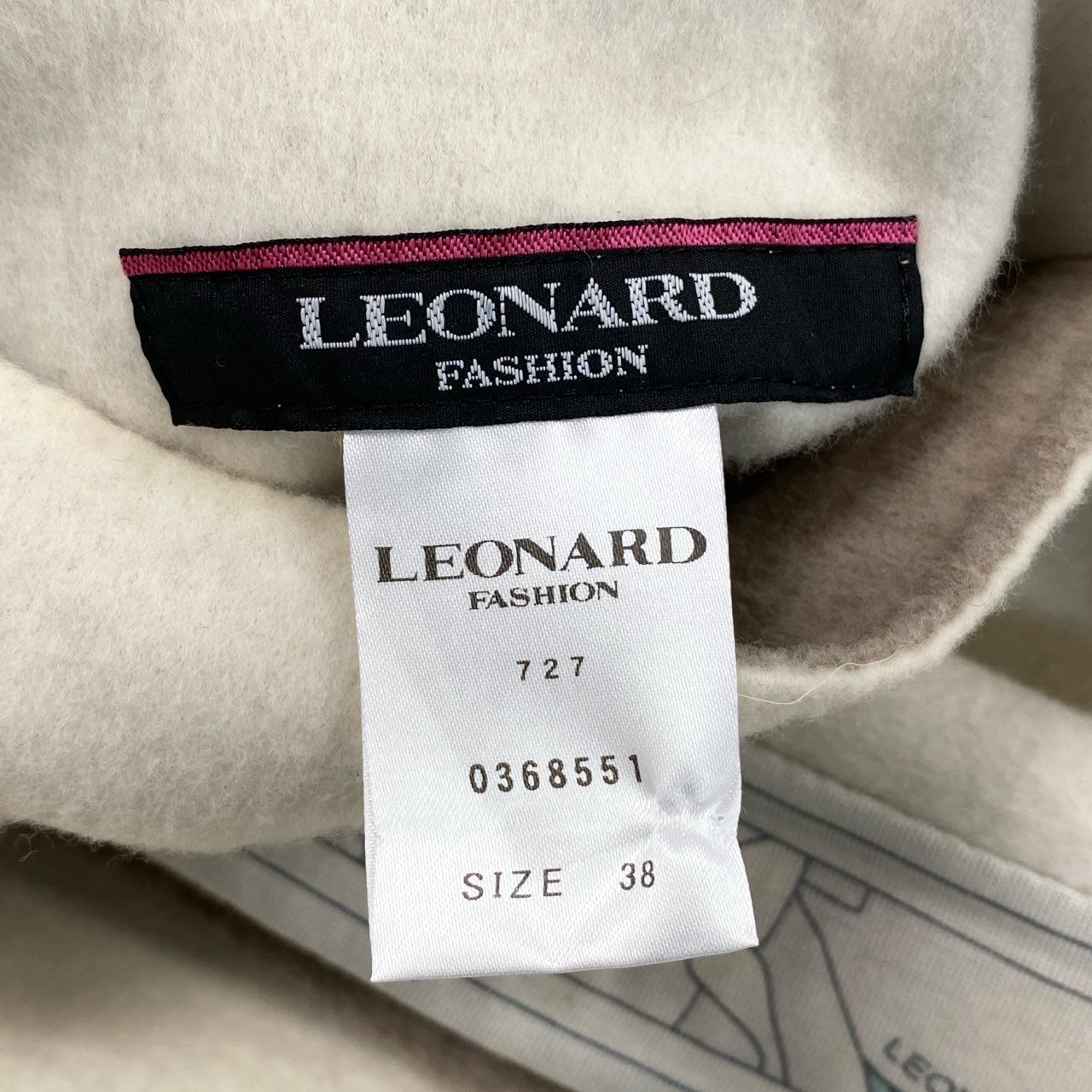 42h22《美品》 LEONARD レオナール ベルト付き リバーシブル ウールコート 0368551 38 オフホワイト ベージュ 近年モデル 美しい花柄プリント 日本製t18r