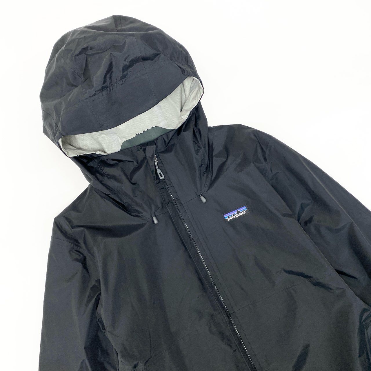 47h26 Patagonia パタゴニア トレントシェルジャケット マウンテンパーカー 83802SP16 Mサイズ ブラック ナイロン メンズo07t