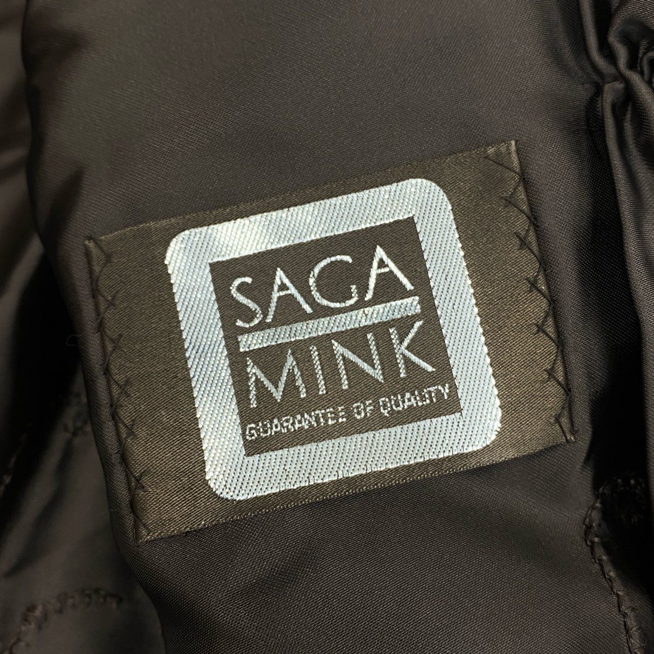 53k10《美品》 SAGA MINK サガミンク デミバフミンク セミロングコート 袖螺旋デザイン M相当 11 ブラウン 本毛皮 MINK FUR COAT 裏地刺繍 リアルファーt18r