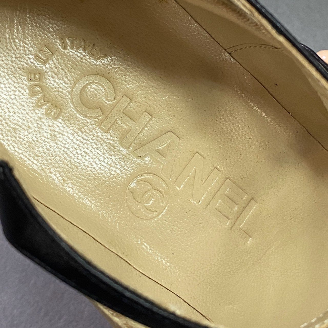 7b12 CHANEL シャネル トリプルストラップ ヒールパンプス 3連ベルト ピンヒール ハイヒール ココマーク バイカラー イタリア製 レディース 34 ベージュ ブラック レザー