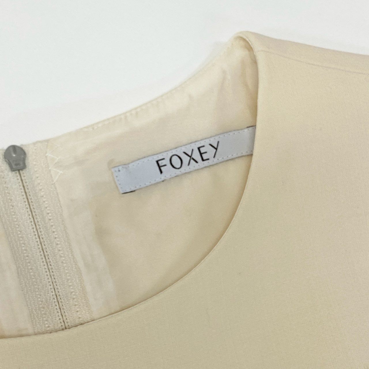 33k19 FOXEY BOUTIQUE フォクシー ブティック 日本製 ノースリーブワンピース ドレス バックジップ 33707 38 アイボリー