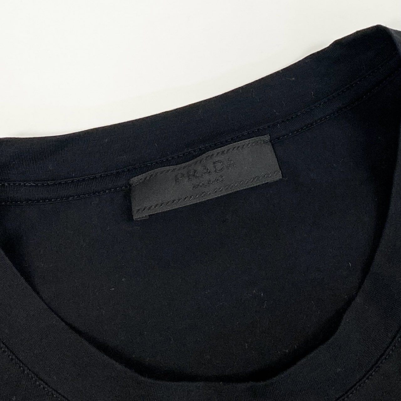 45j15 《美品》 PRADA プラダ トライアングルロゴ刺繍 ストレッチコットン 半袖Tシャツ カットソー トップス UJN712 サイズM ブラック メンズk02i