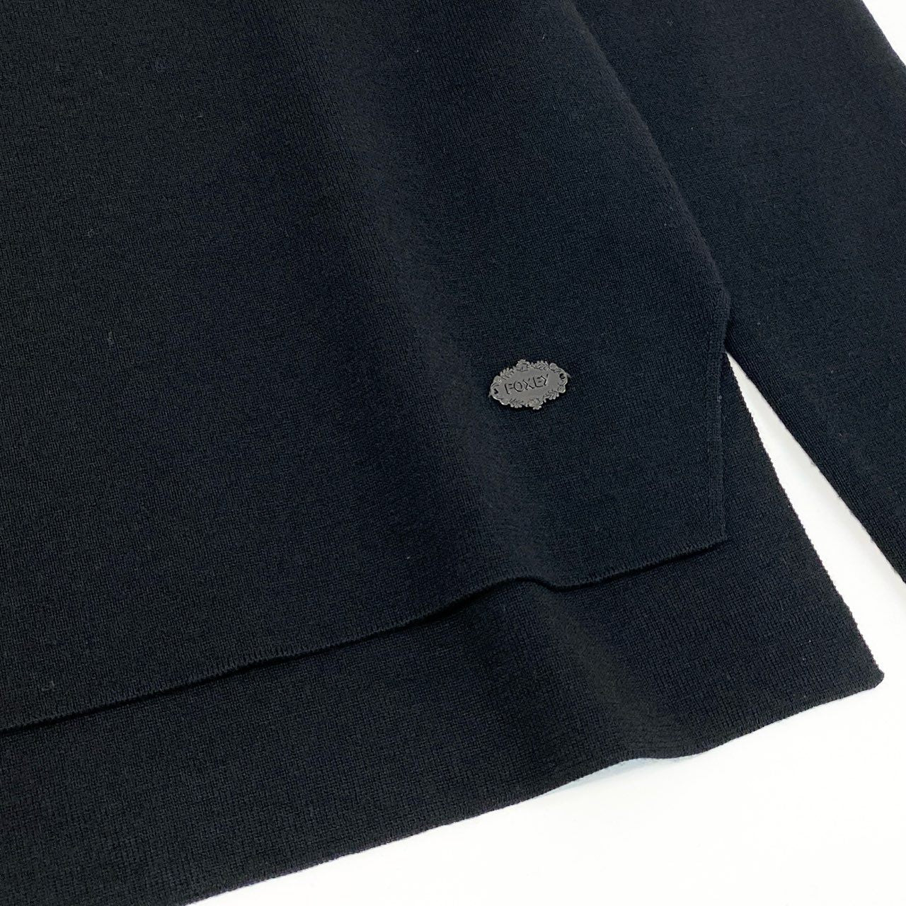 39f24② FOXEY フォクシー グレース タートルネックニット 長袖ニット セーター ウールニット レディース 女性用 肩パット付 30524 40 ブラック