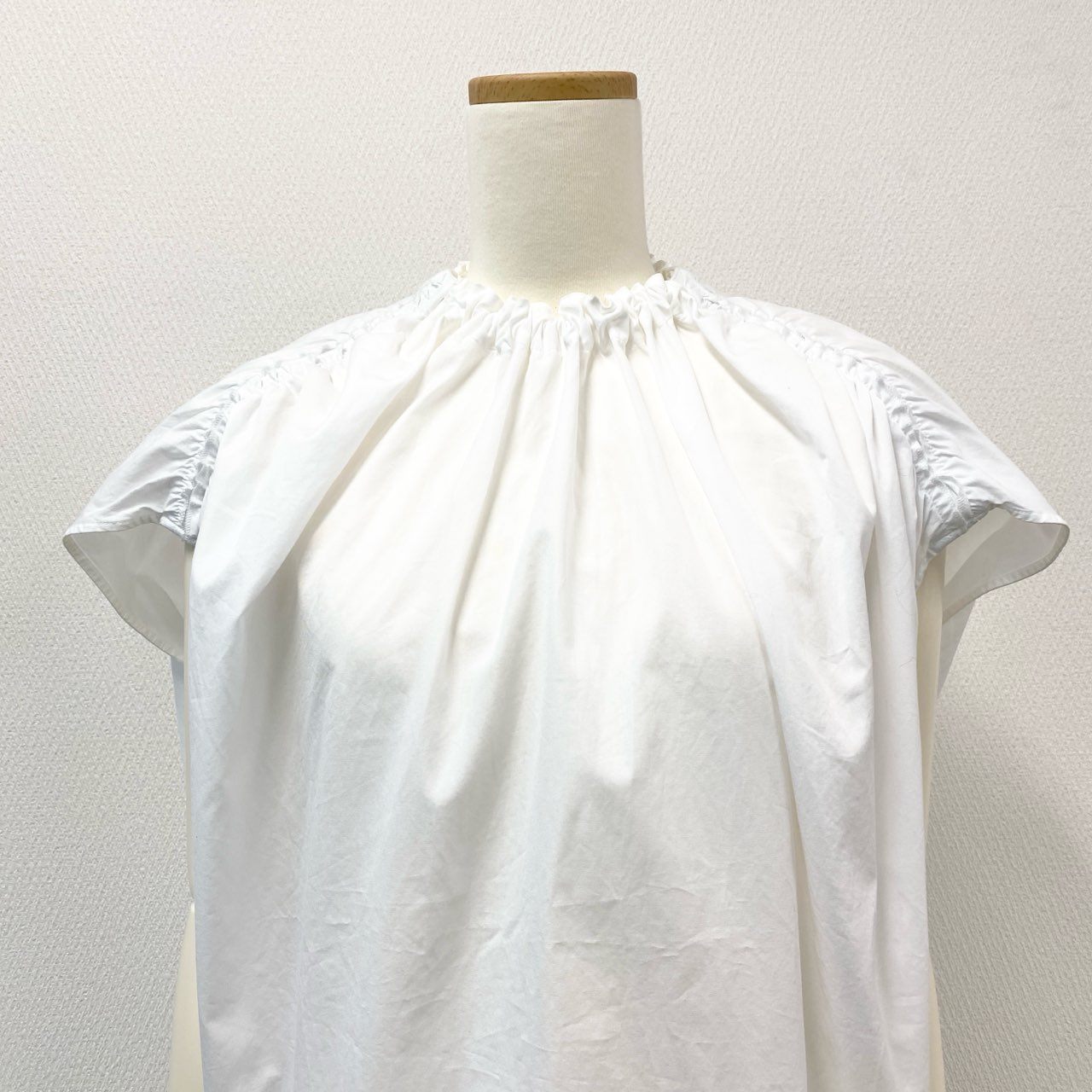 57h28 MARNI マルニ シャーリングコクーンブラウス ノースリブシャツ ブラウス トップス サイズ40 ホワイト コットン レディースu02t