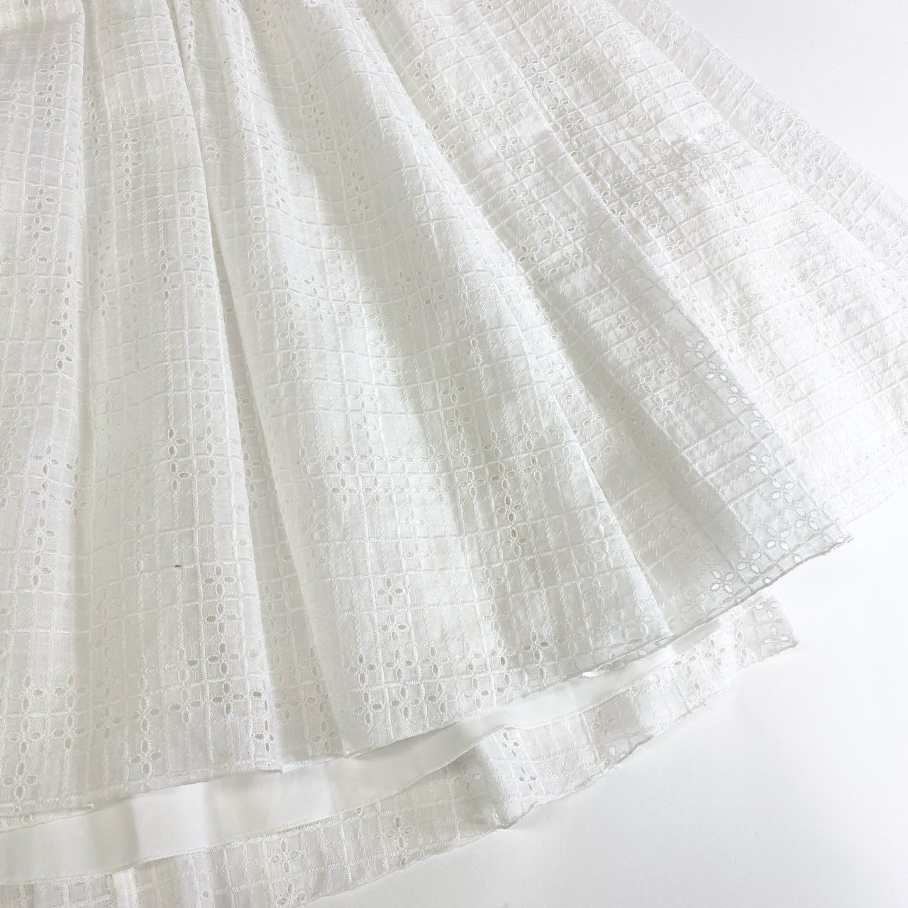 74l25 6 FOXEY フォクシー 40443 ドレスワンピース ノースリーブワンピース 総レース刺繍スカート サイズ40 ホワイト レディース 日本製