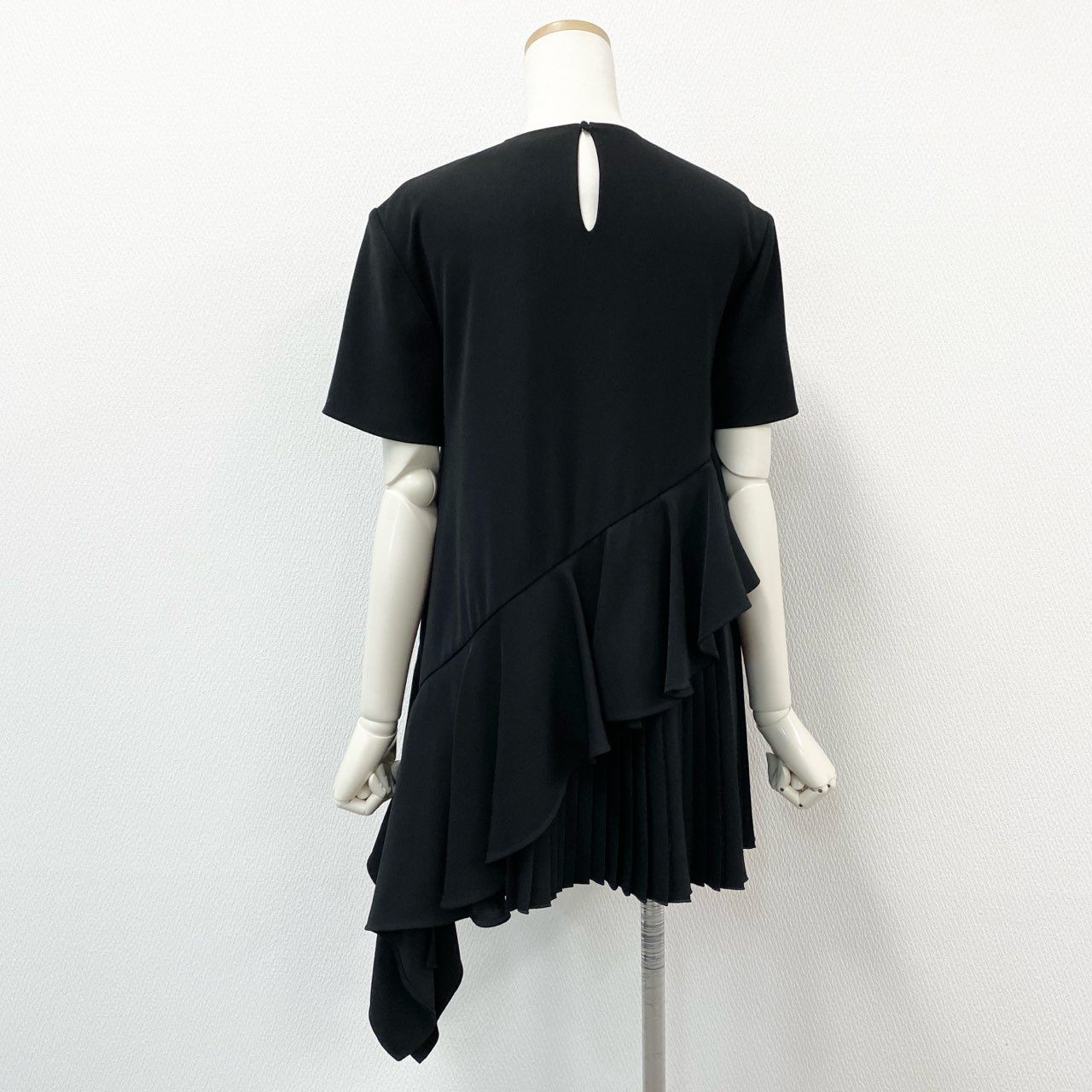 4c28 【美品】 ADEAM アディアム チュニック トップス アシンメトリー 半袖カットソー 半袖ブラウス プリーツ 裾フレア 39163 0 ブラック ポリエステル