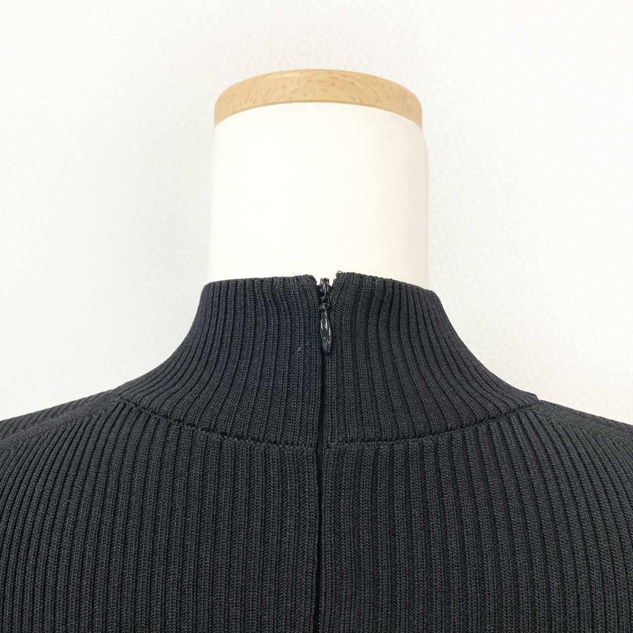 16j20 《美品》MICHAEL KORS マイケルコース サイドロゴテープ ニットワンピース タイトワンピース JS180LN5ZV Sサイズ ブラック ホワイト レディースu02t