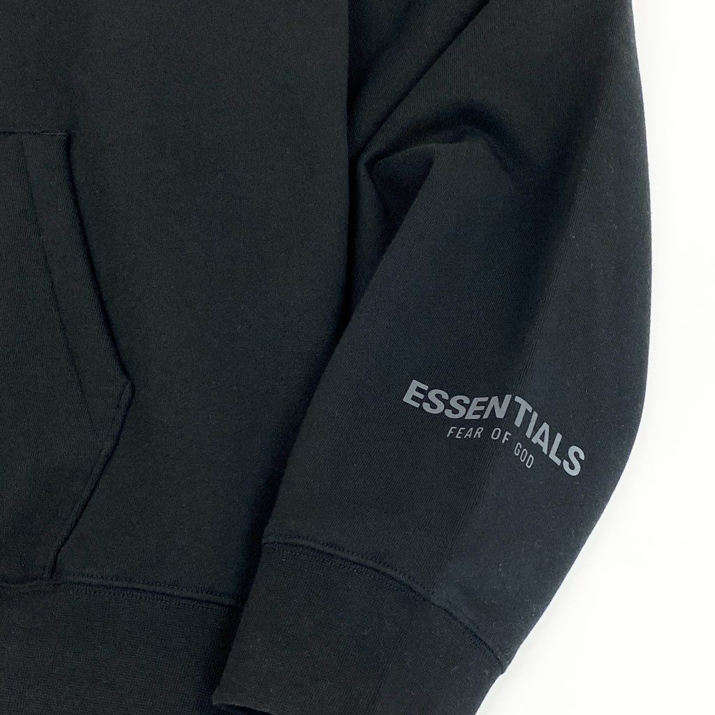 22d6 《美品》 Fear of God ESSENTIALS フィアオブゴッド エッセンシャルズ タグ付 フロントロゴ プルオーバーフーディ パーカー スエット 大きいサイズ XXL ブラック