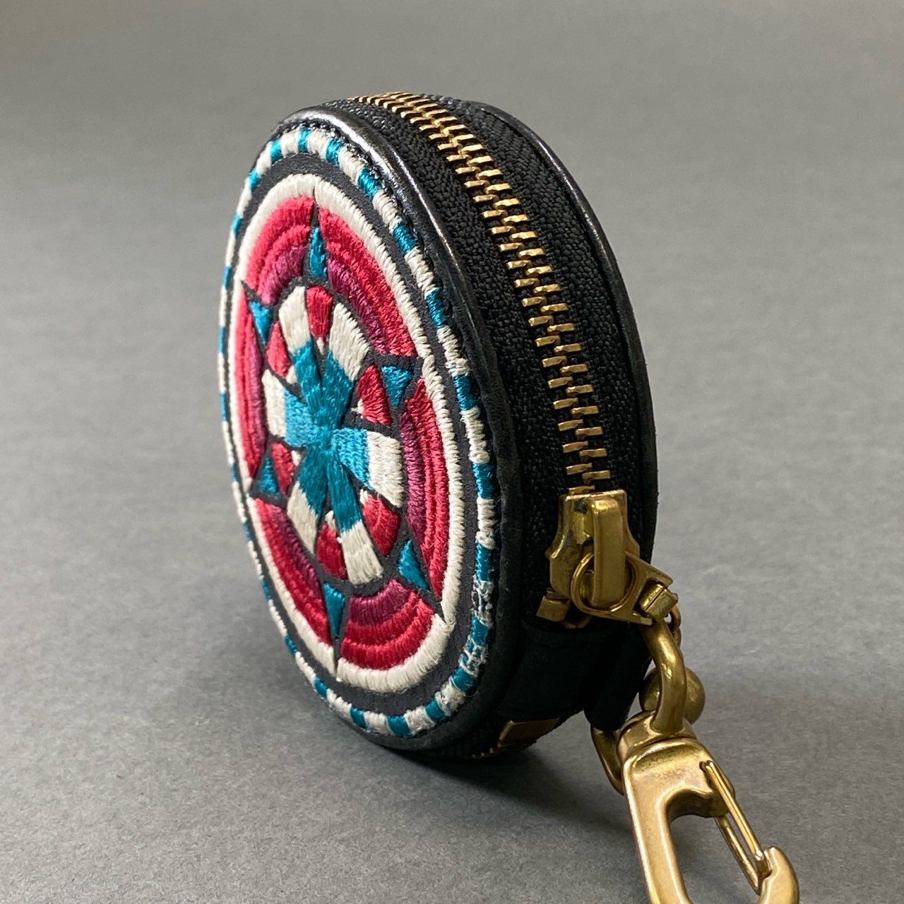 g7 Blackmeans ブラックミーンズ サークルポーチ コインケース leather coin case 財布 ポーチ ブラック レッド ブルー ホワイト レザー