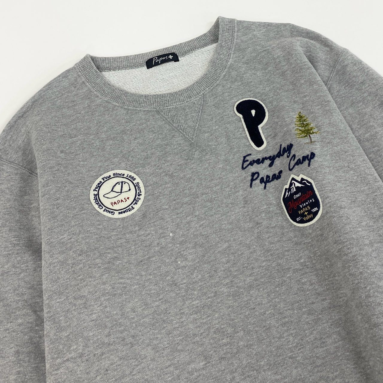 12f11 PAPAS+ パパスプラス トレーナー クルーネック ワッペン 刺繍 メンズ トップス スウェット コットン 男性用 DO41AUTR001 L グレー