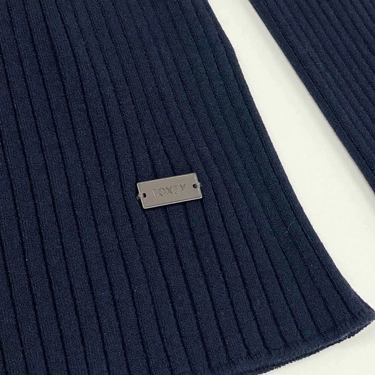 79g24 FOXEY BOUTIQUE フォクシーブティック ボートネック リブニット セーター Moon Light ロゴプレート 40 ネイビー レディース_