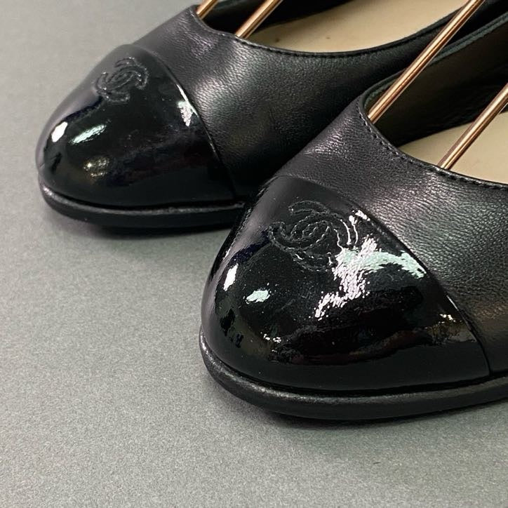 1l22 《美品》 CHANEL シャネル ココマーク スリングバック フラットパンプス 36 1/2 ブラック エナメル レザー イタリア製 シューズ