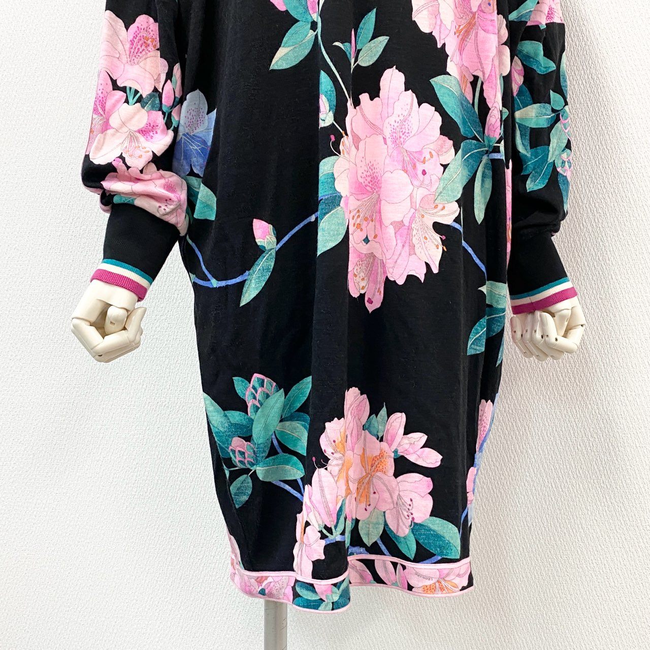 58f20 LEONARD PARIS レオナール 花柄プリント ハイネック長袖ワンピース バックジップ ロングスリーブ ドレス イタリア製 36 ブラック ウール ナイロン レディース