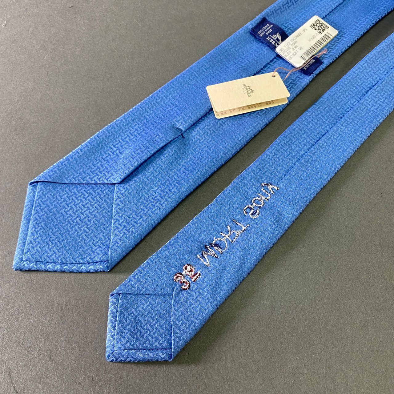 a8 【未使用保管品】 タグ付 HERMES エルメス フランス製 UPSIDE DOWN ネクタイ Hロゴ ビジネス フォーマル 033805T ブルー シルク100%