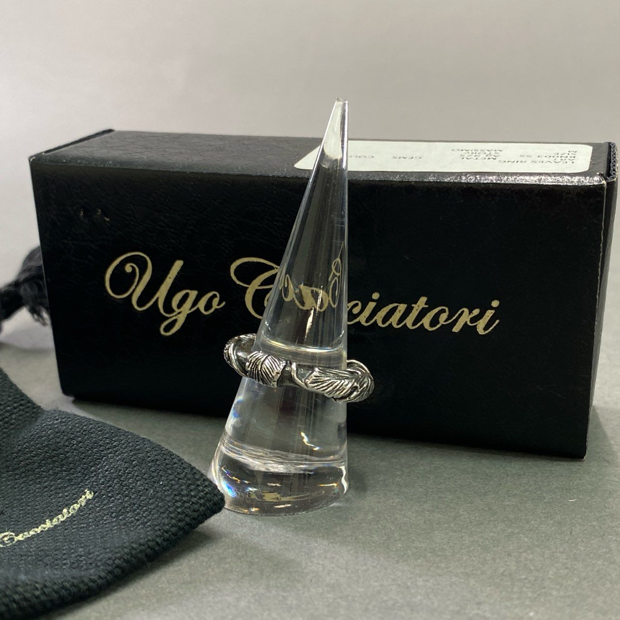 d15 Ugo Cacciatori ウーゴカッチャトーリ 00s 廃盤 リーフリング 17号 シルバー 925 SILVER Y2K 指輪 アクセサリー 箱付き