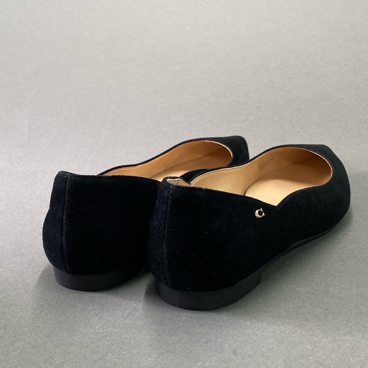 6d15 《未使用品》 COACH コーチ VIERRA SUEDE SKIMMER スウェードフラットパンプス G5224 6.5 ブラック スエードレザー シューズ セレモニー フォーマル 箱付き