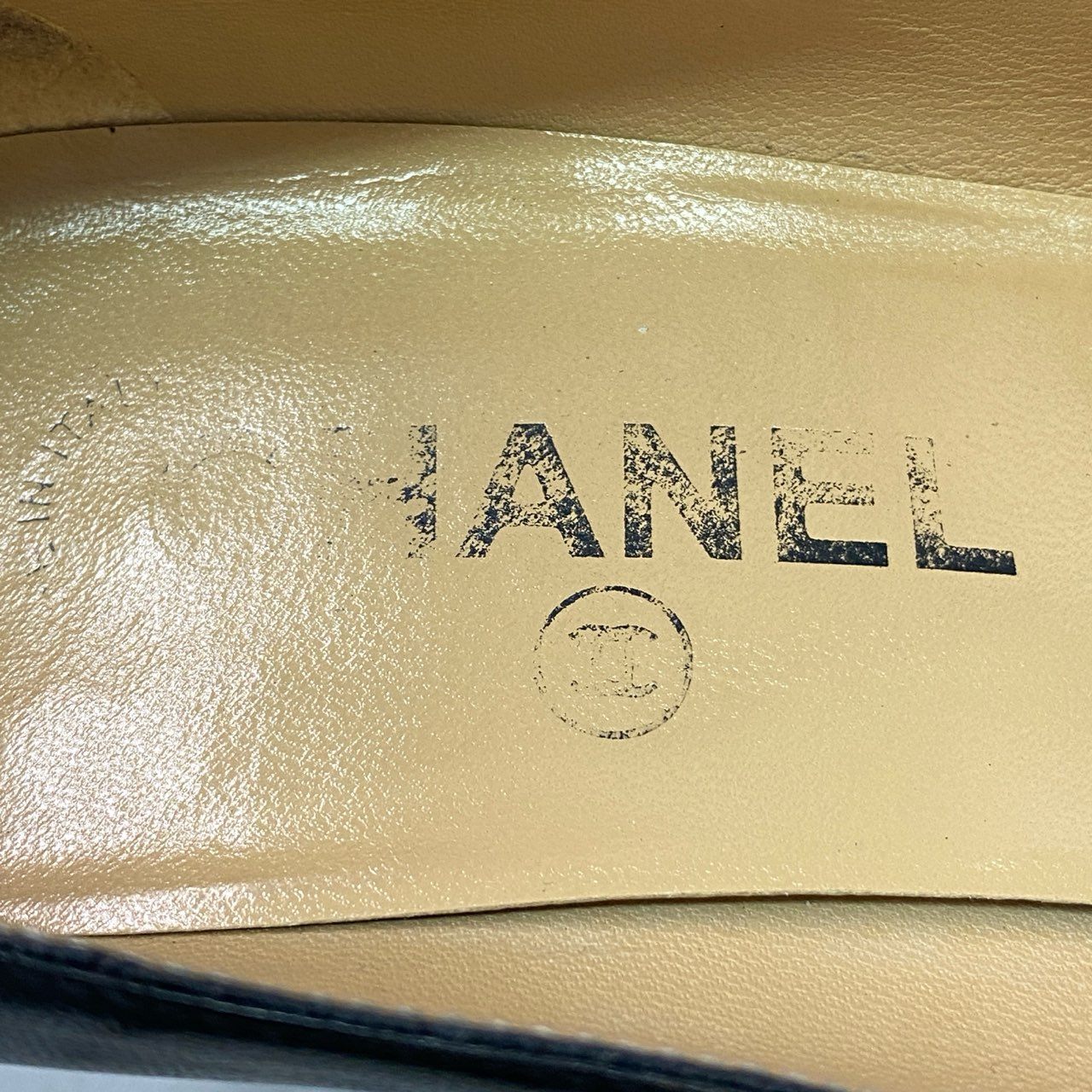 4d14-1 CHANEL シャネル ココマークチャーム付き マトラッセ パンプス 36 ブラック レザー エナメル シューズ イタリア製