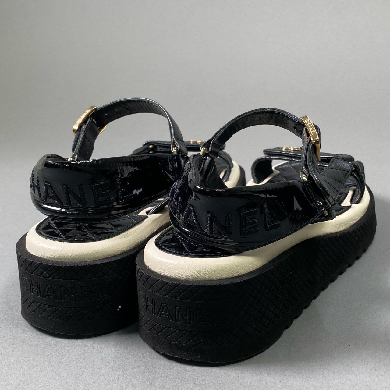 1i4 《美品》 CHANEL シャネル ココマーク マトラッセ 厚底サンダル G38880 38C ブラック ホワイト シューズ 即完売品 MATELASSE SANDALt18r