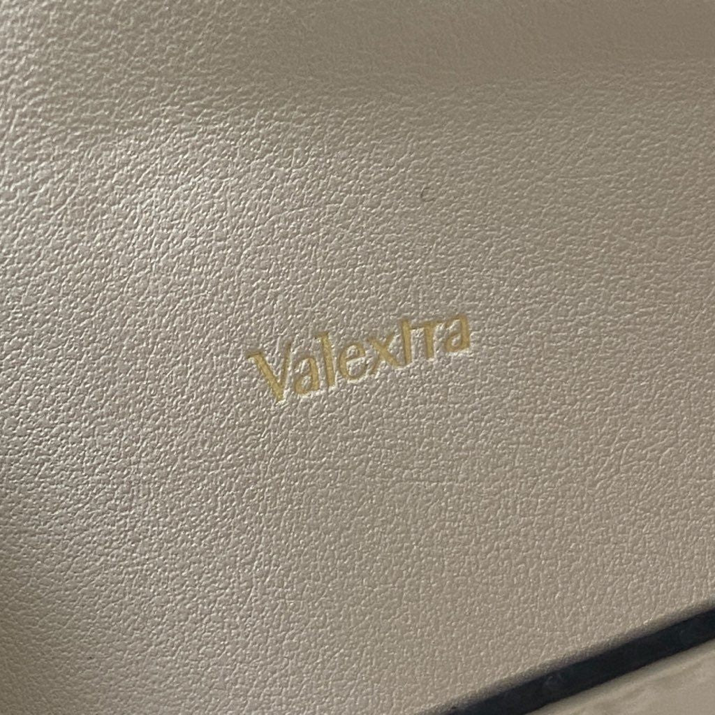 1f29 Valextra ヴァレクストラ ラウンドジップ 長財布 カードケース ホワイト レザー パスポートケース イタリア製