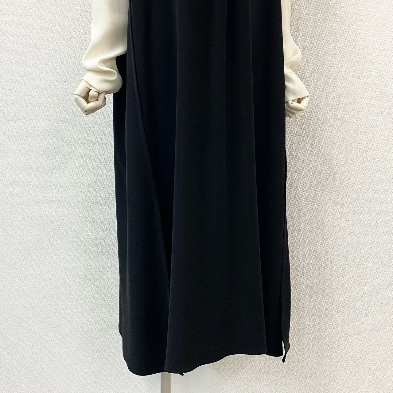 57f27 【美品】YOKO CHAN ヨーコチャン ロングスリーブ フリルトリムドレス 長袖ワンピース サイズ38 オフホワイト ブラック レディース ワンピ
