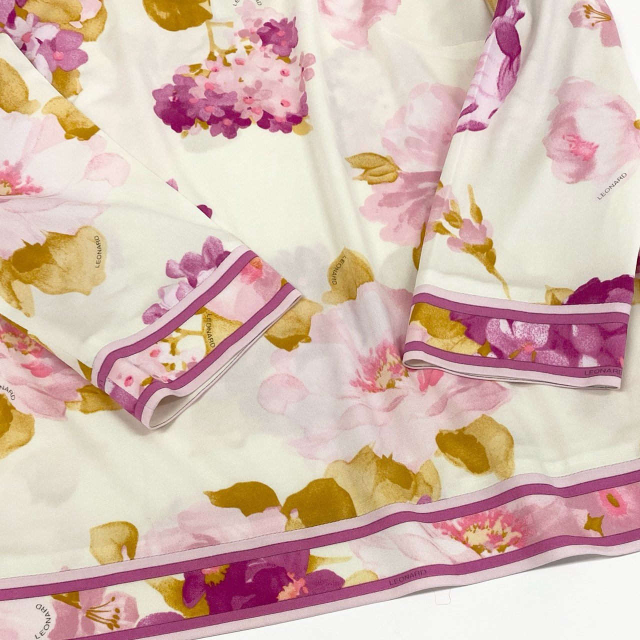 46e9 【美品】LEONARD レオナール 花柄プリント カンカン素材 長袖カットソー ブラウス サイズ38 レディース 女性用 トップス