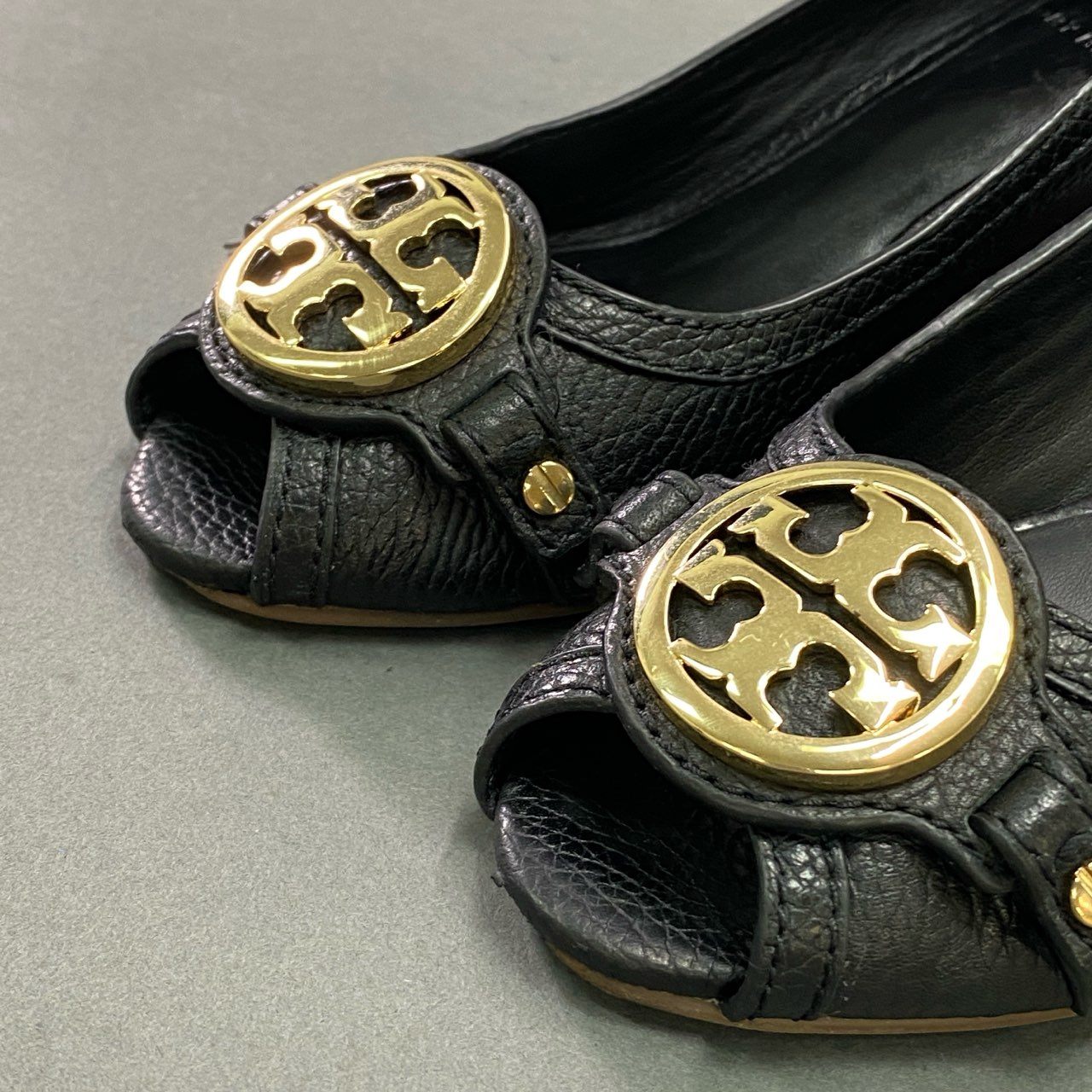 5c18 TORY BURCH トリーバーチ オープントゥ ウェッジソール パンプス ヒール シューズ サンダル 6.5M ブラック レザー