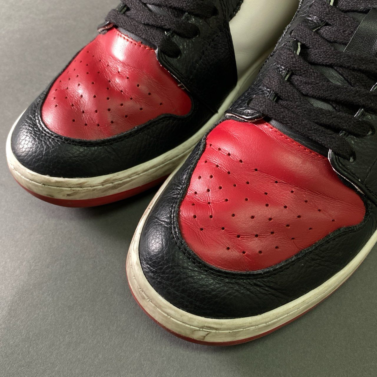 3l20 定価¥46,200 MIKE don't do it マイク ドントドゥイット レザースニーカー 40 ブラック レッド Leather イタリア製 シューズ 靴
