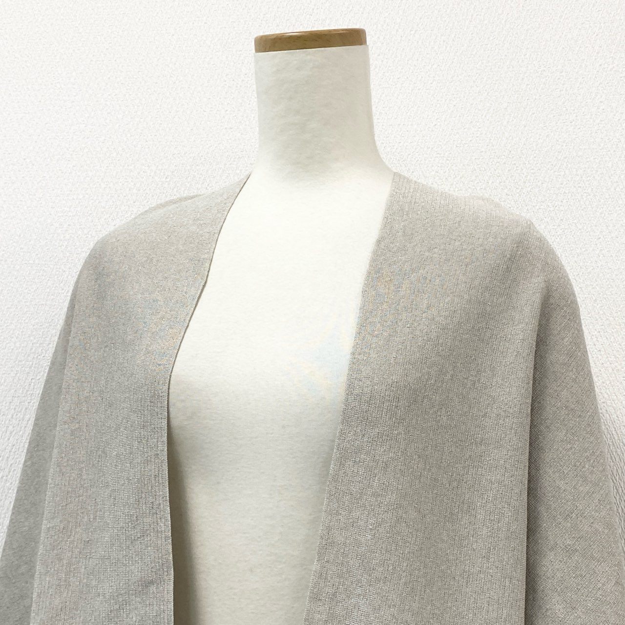 4c28 【美品】 FOXEY フォクシー カボション ケープ タグ付き 春夏生地 ニットカーディガン 羽織り ボレロニット 2way 42616 F ナチュラル