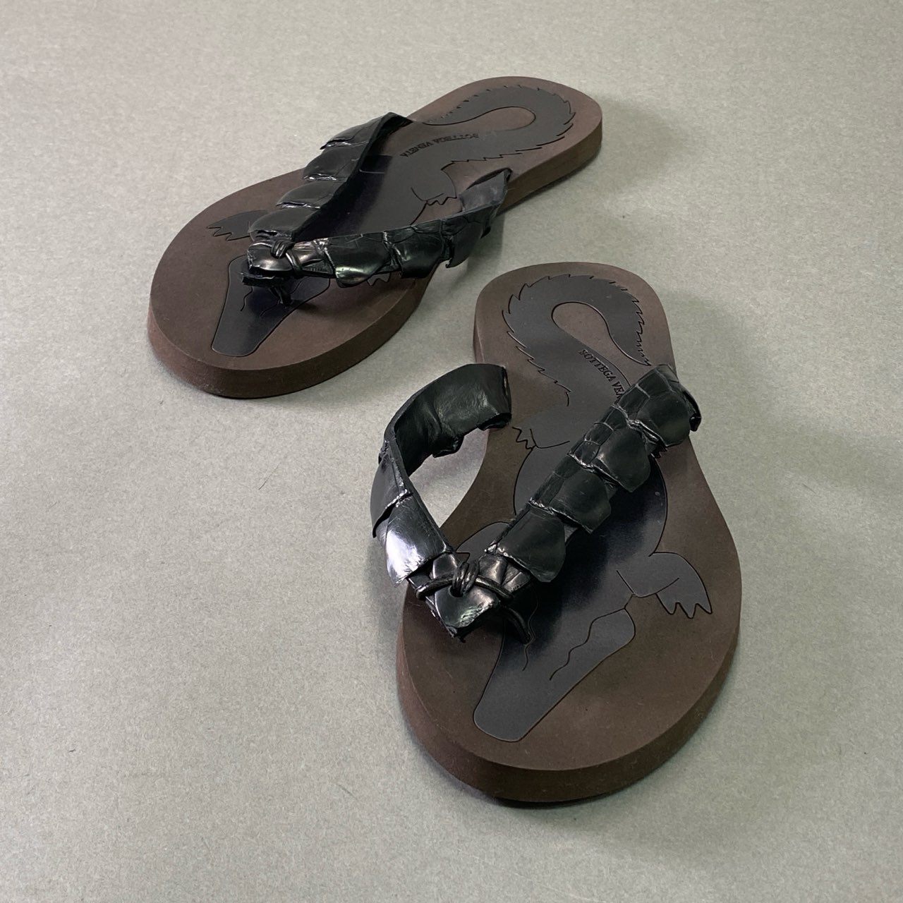 7d16 《美品》 BOTTEGA VENETTA ボッテガヴェネタ クロコダイル トングサンダル 39 ブラック レザー ワニ革 シューズ ビーチサンダル 夏