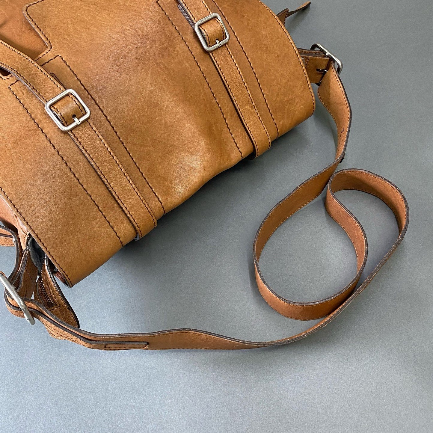 Hg9 BRUNELLO CUCINELLI ブルネロクチネリ 最高級 レザーショルダーバッグ ブラウン leather メッセンジャーバッグ 本革 フォーマル 大容量◎
