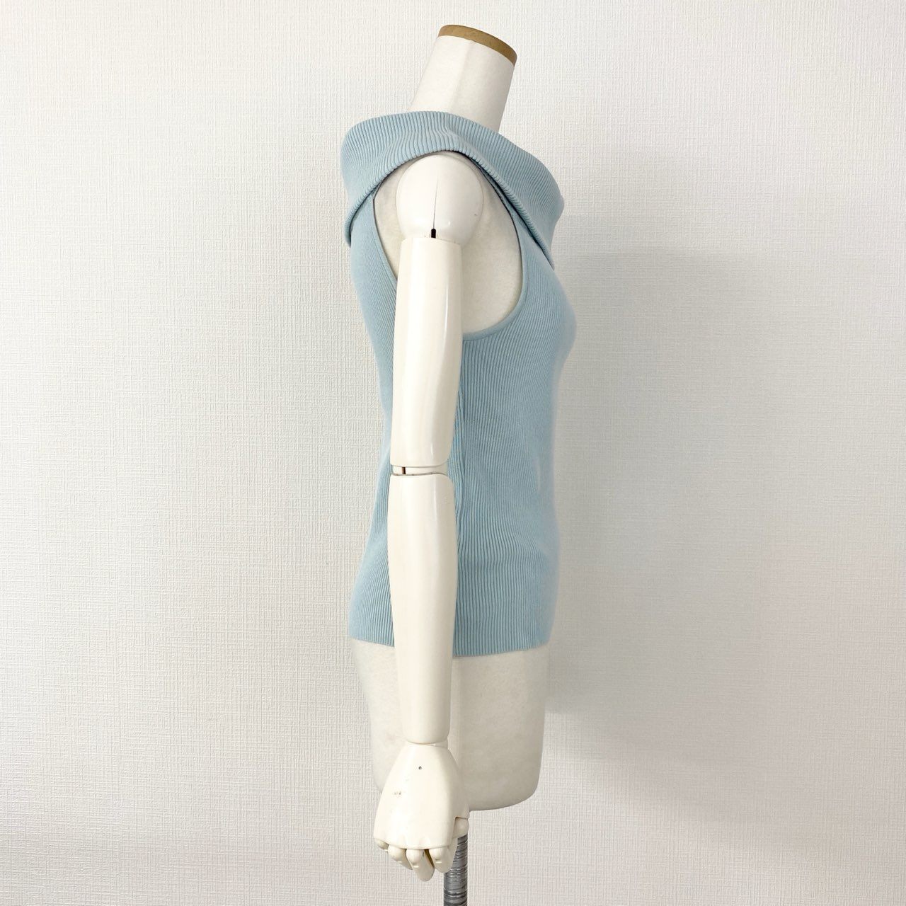 52d14 《タグ付き》 Rene ルネ ノースリーブ タートルネック リブニット セーター トップス カメリアボタン 5932040 サイズ38 ライトブルー レディース 日本製