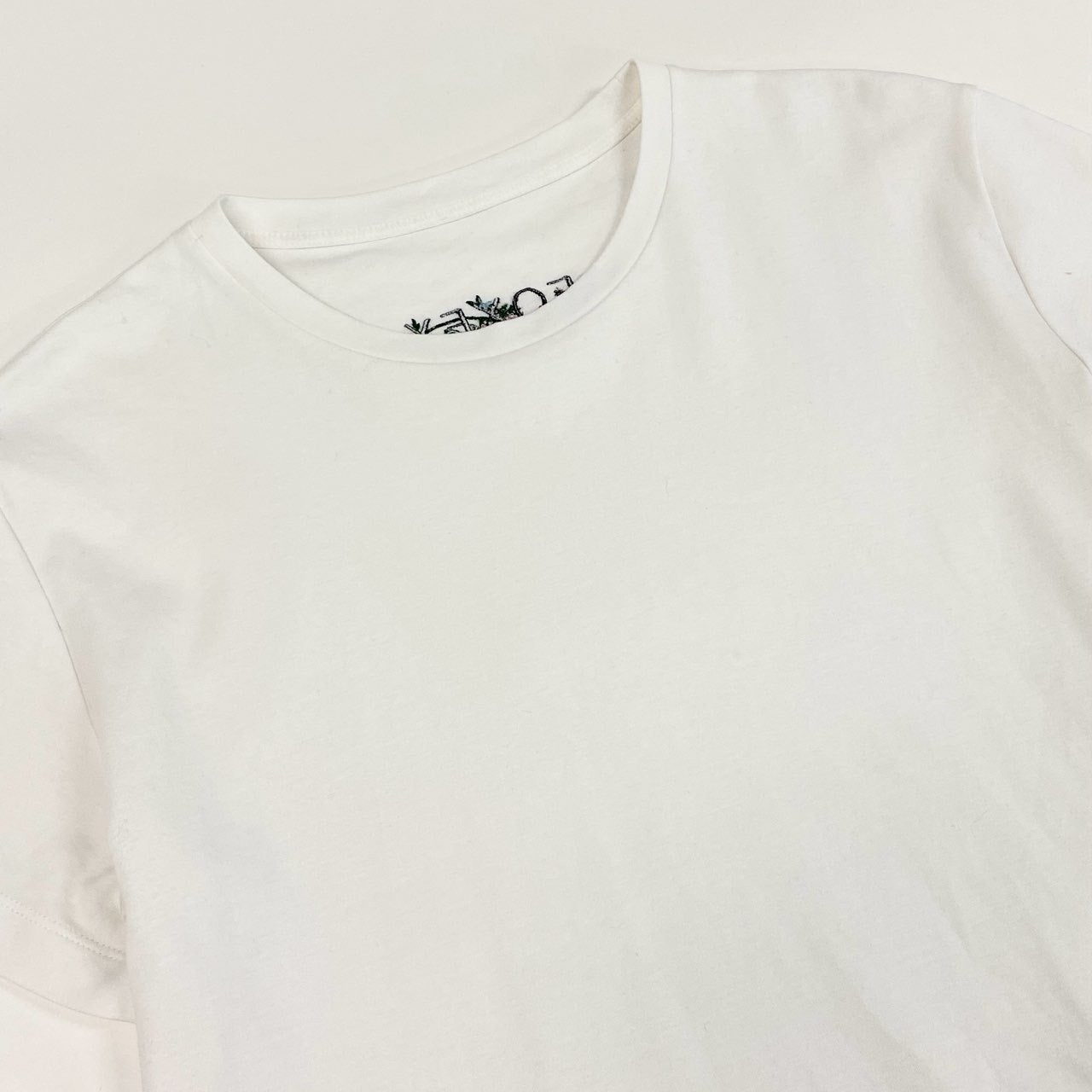 74c14 FOXEY NEW YORK フォクシーニューヨーク 23SS 半袖Tシャツ コンパクトTシャツ 刺繍ロゴ コットンシャツ 白シャツ 薄手 43556 38 ホワイト コットン100%