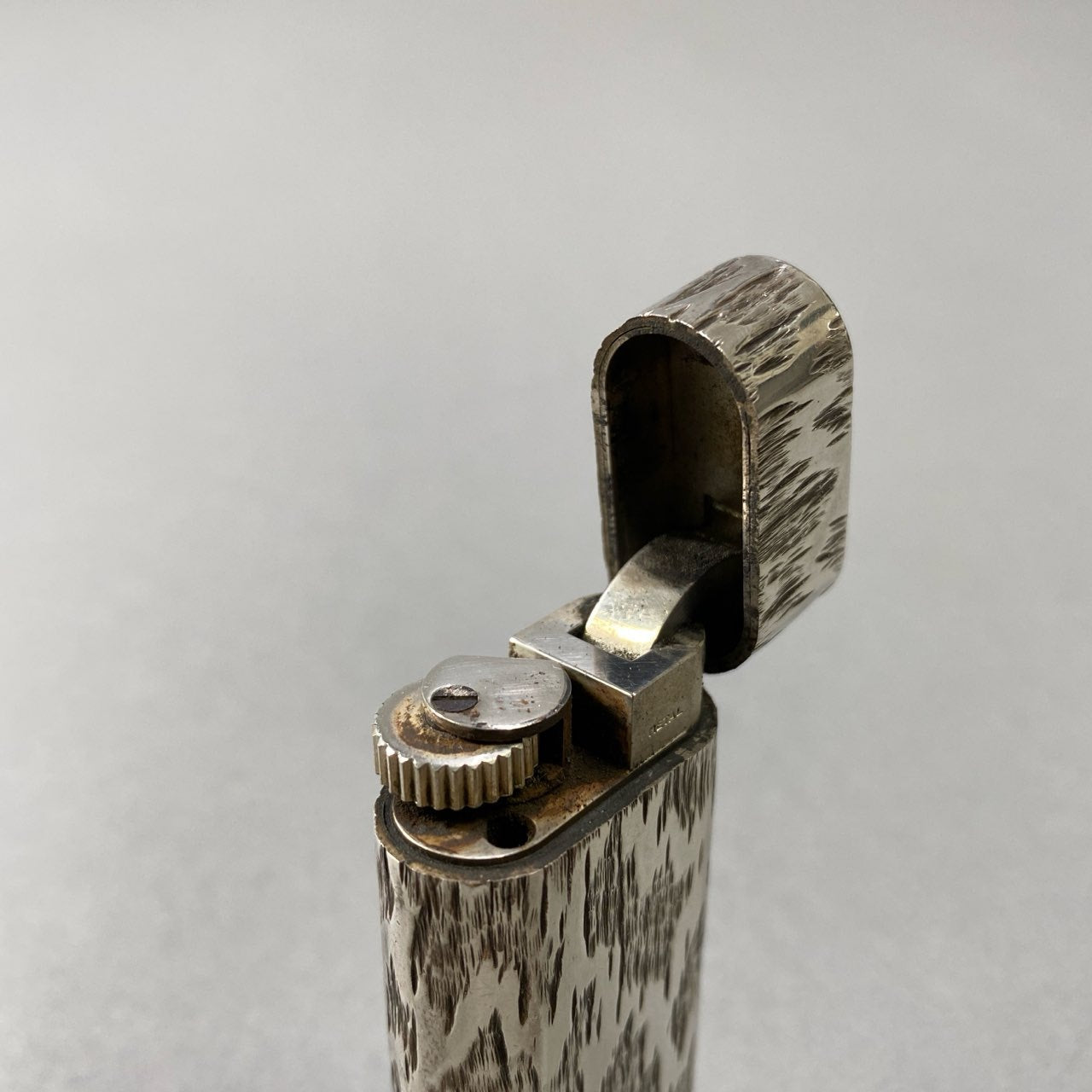 i4① 《希少》 Cartier カルティエ 銀無垢 SV925 オーバル ローラー式 ガスライター シルバー SILVER 火花確認済み 箱付きt18r