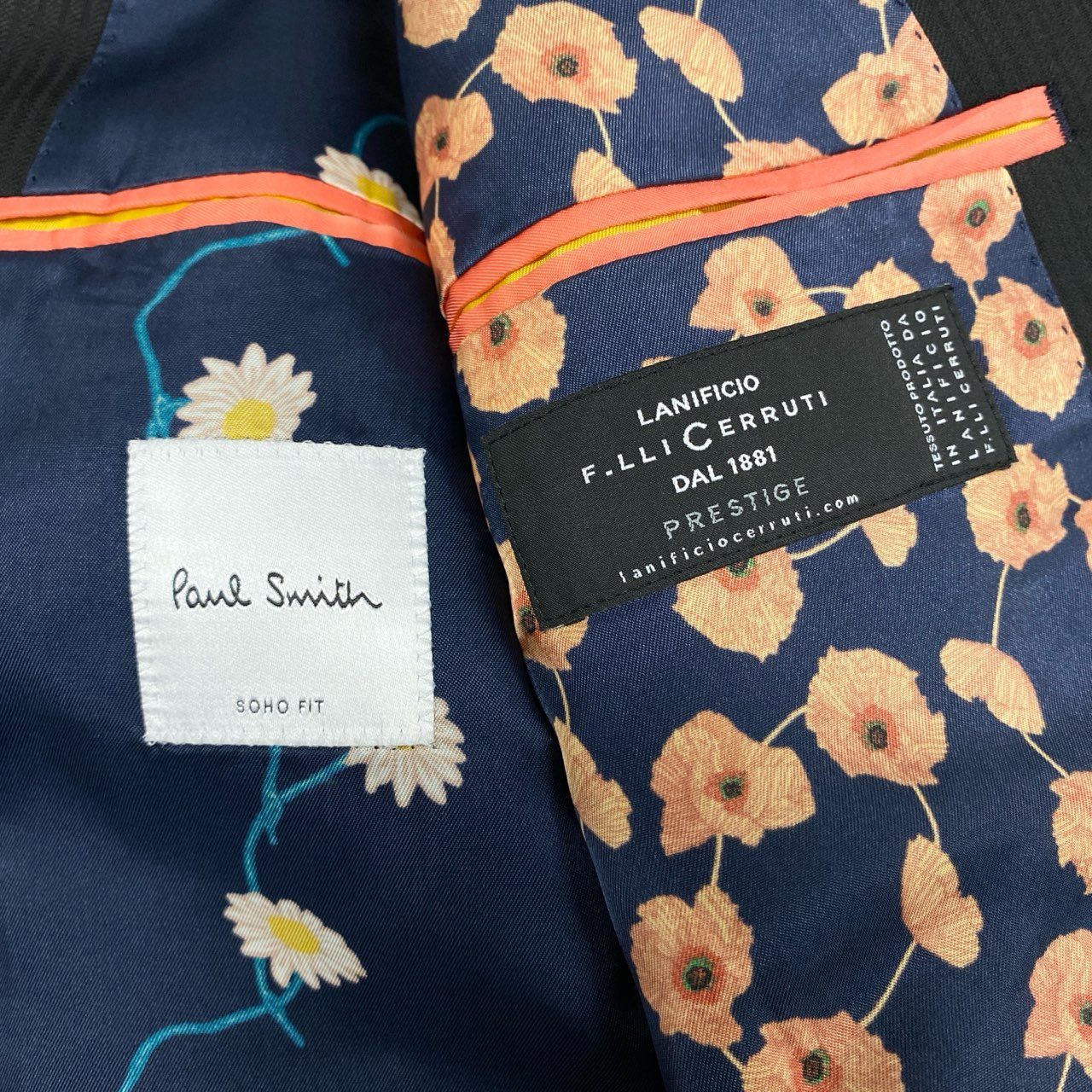 51a15 《美品》 Paul Smith ポールスミス 裏地花柄 シングルスーツ セットアップ テーラードジャケット/スラックス チェルッティ生地 サイズM ブラック ストライプ メンズ 日本製