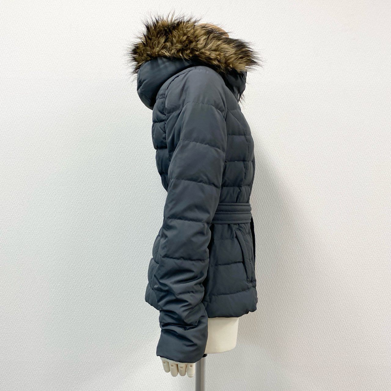74i8 Abercrombie&Fitch アバクロンビーアンドフィッチ ダウンジャケット アウター ウエストベルト ファー S グレー系 レディースk02i