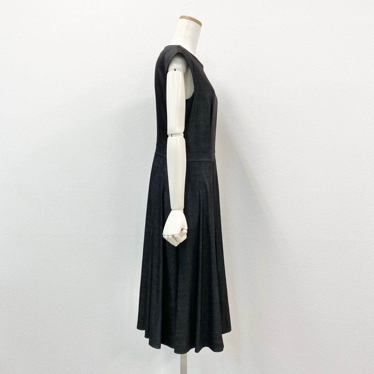 64d30 《極美品》 NEMIKA ネミカ レリアン 半袖ワンピース カットソーワンピース ロング丈 サイズ11号 ブラック系 レディース 日本製