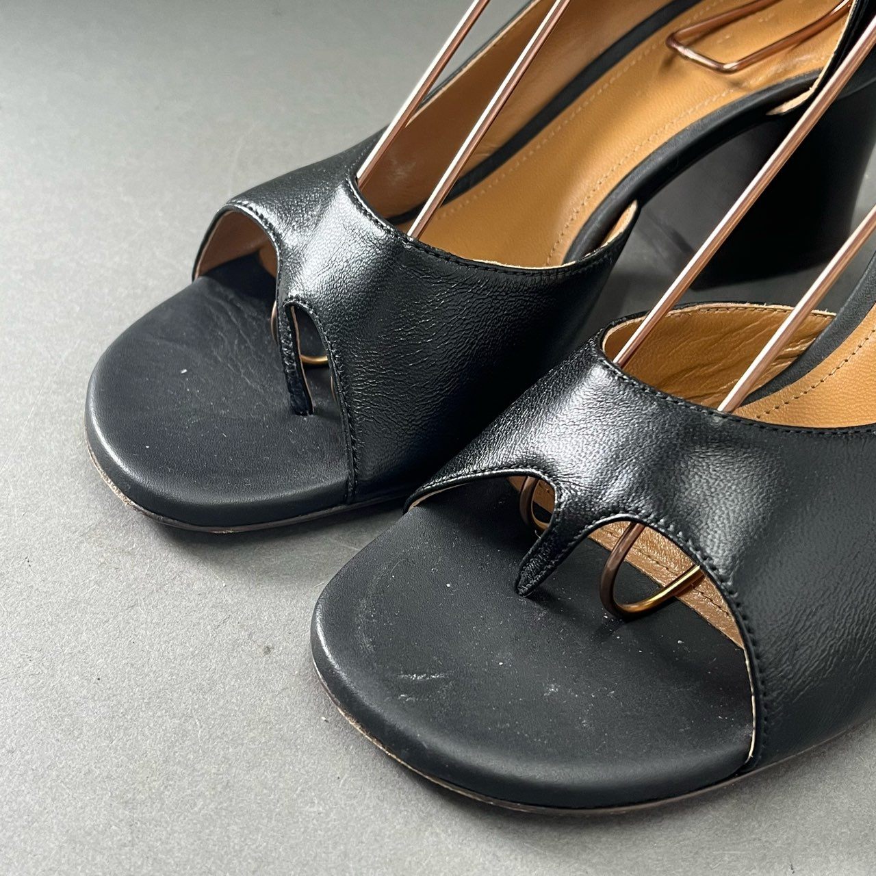 4f20 MARNI マルニ トングサンダル チャンキーヒール パンプス SAMS012007 36 ブラック レザー レディース