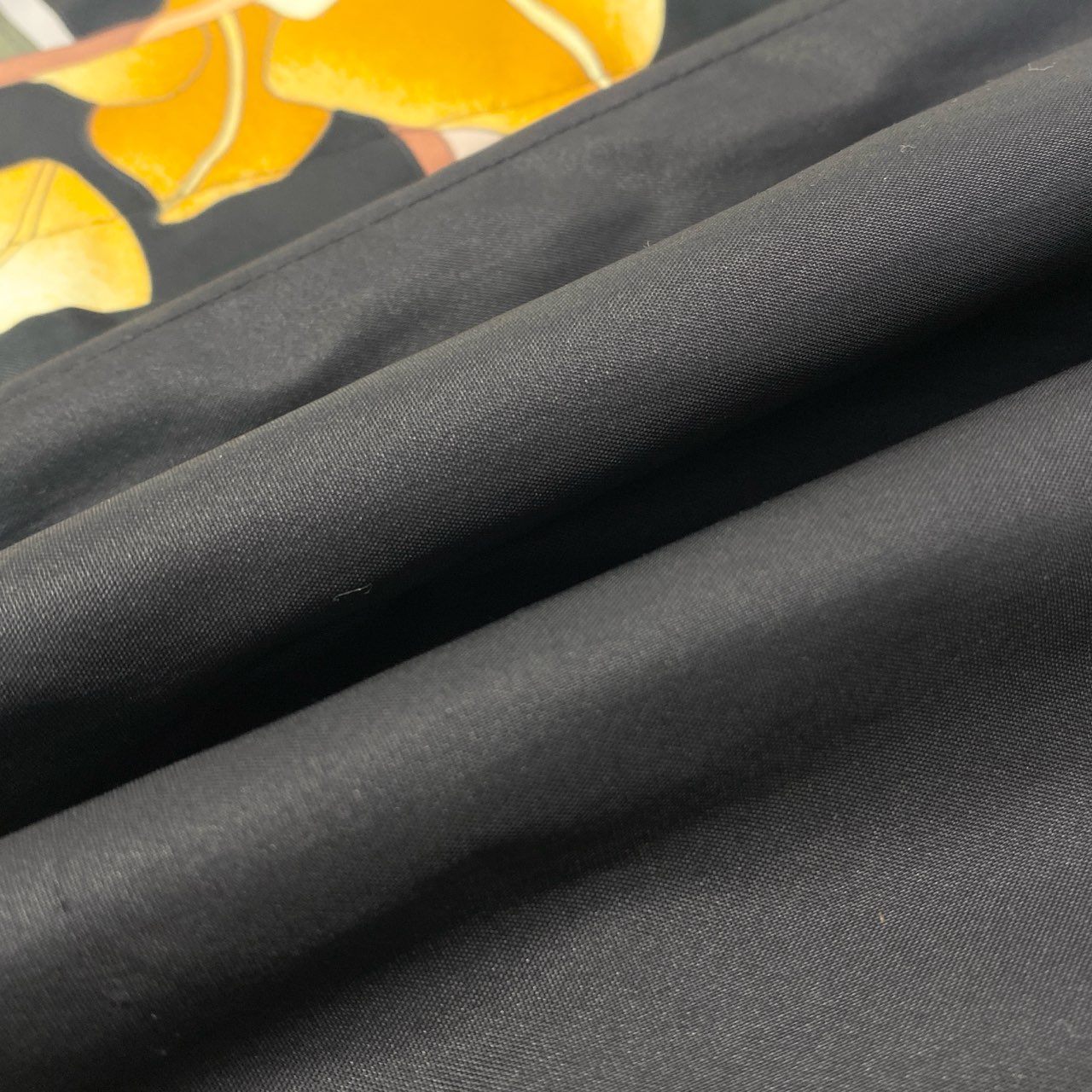 60c6 LEONARD レオナール 美しい花柄プリント 薄手ジャケット ライトアウター 44 ブラック レディース 大きいサイズu02t