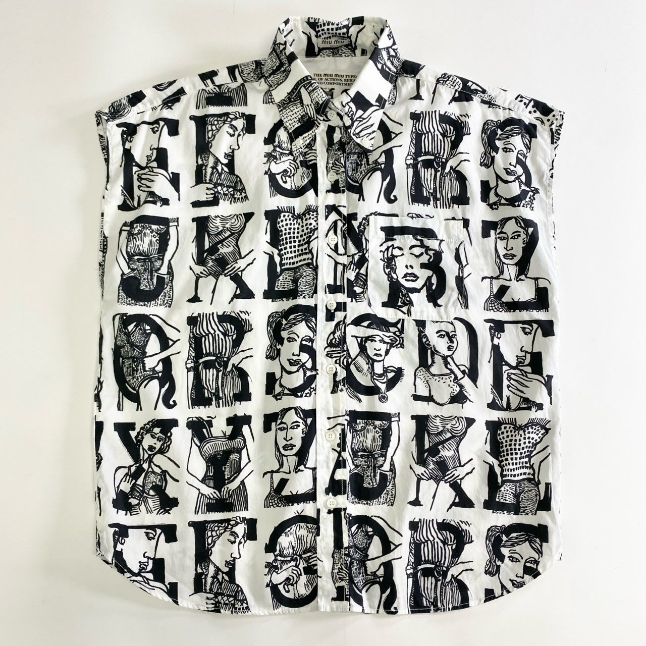 65k4 定価¥110,000 miumiu type ミュウミュウ タイプ 2018年 モノクロ アルファベットシャツ 38 ホワイト ブラック 半袖 イタリア製